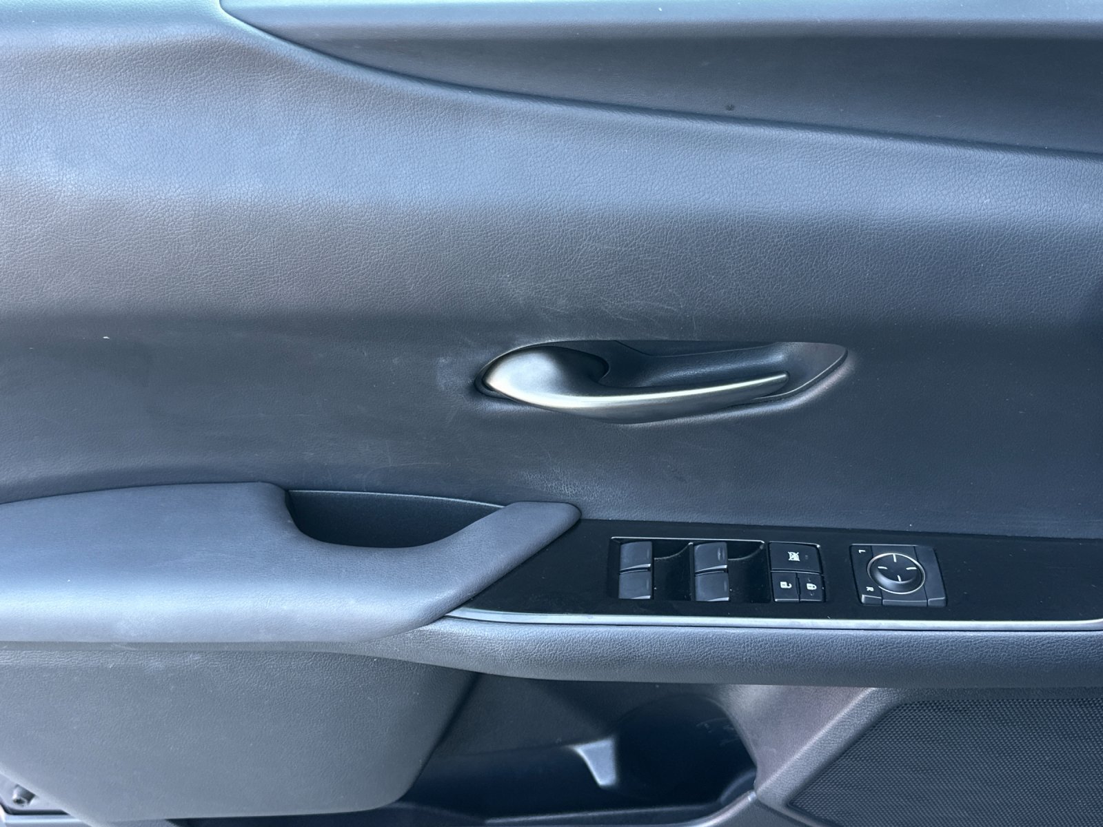 Used 2019 Lexus UX 200 w/ Premium Package FWD image 11
