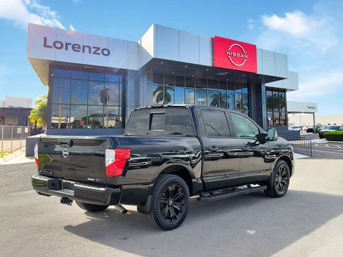 Used 2023 Nissan Titan SV w/ SV Convenience Package image 5