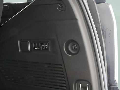 Used 2021 Chevrolet Tahoe High Country AWD/4WD image 30