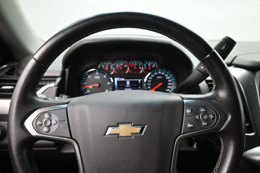 Used 2016 Chevrolet Suburban LS RWD image 11