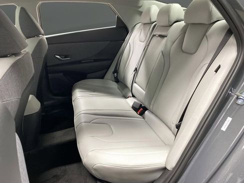 New 2026 Hyundai Elantra Limited image 30