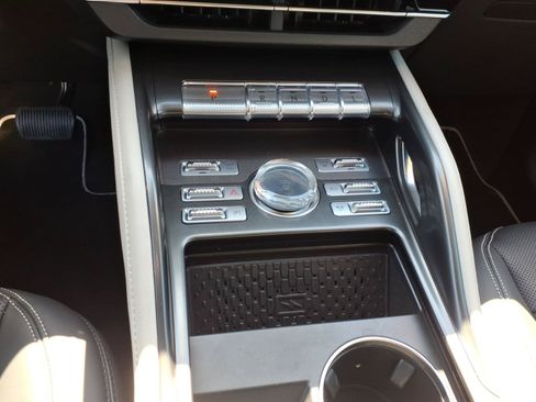 Used 2025 Lincoln Nautilus Premier w/ Equipment Group 102A AWD/4WD image 18