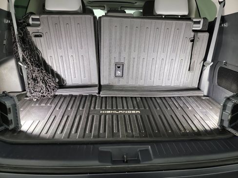 Used 2020 Toyota Highlander XLE AWD/4WD image 26