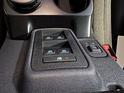 New 2025 Ford Bronco Big Bend image 12