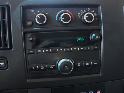 Used 2018 GMC Savana 2500 Extended RWD image 12