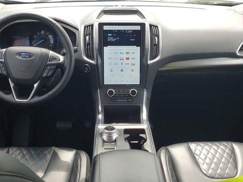 Used 2023 Ford Edge Titanium image 15