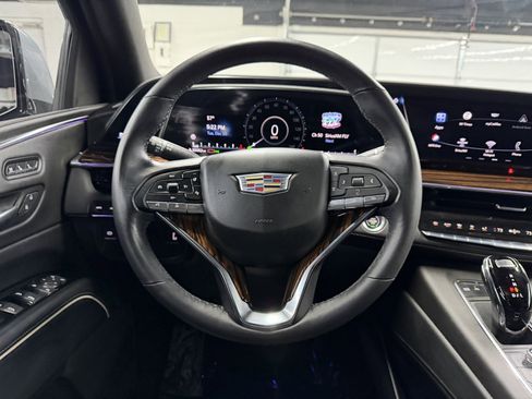 Used 2023 Cadillac Escalade Premium Luxury image 13