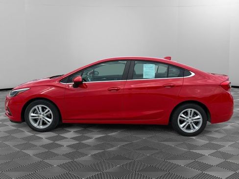Used 2016 Chevrolet Cruze LT w/ Convenience Package FWD image 2