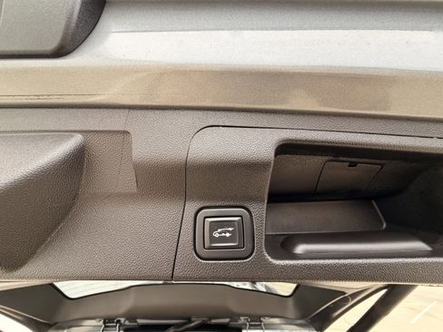 Used 2020 GMC Acadia SLT w/ Trailering Package image 39