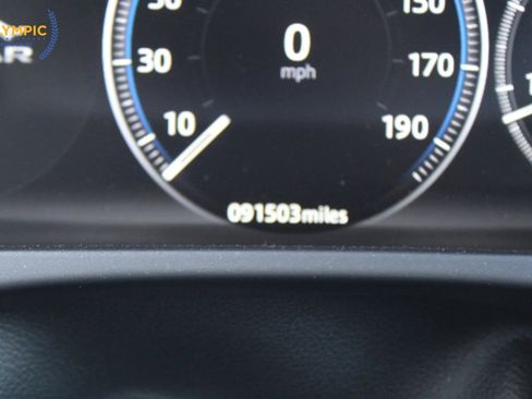 Used 2017 Jaguar F-PACE Prestige image 21