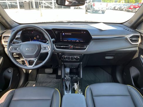 Used 2024 Chevrolet TrailBlazer ACTIV w/ Convenience Package FWD image 9