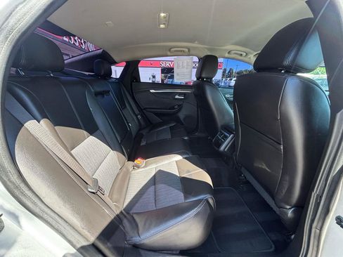 Used 2016 Chevrolet Impala LT w/ Convenience Package FWD image 14