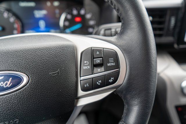 Used 2023 Ford Explorer XLT AWD/4WD image 23