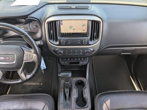 Used 2021 GMC Canyon Denali image 17
