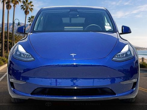 Used 2023 Tesla Model Y Long Range AWD/4WD image 2