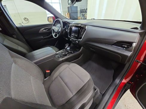 Used 2023 Chevrolet Traverse LT image 38