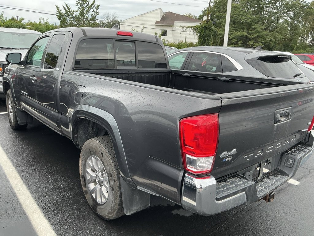 Used 2017 Toyota Tacoma SR5 w/ Tow Package AWD/4WD image 7
