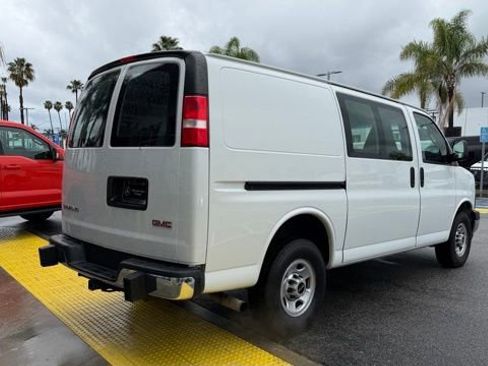 Used 2018 GMC Savana 2500 w/ Driver Convenience Package image 7