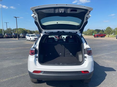 New 2026 Jeep Compass Latitude AWD/4WD image 39