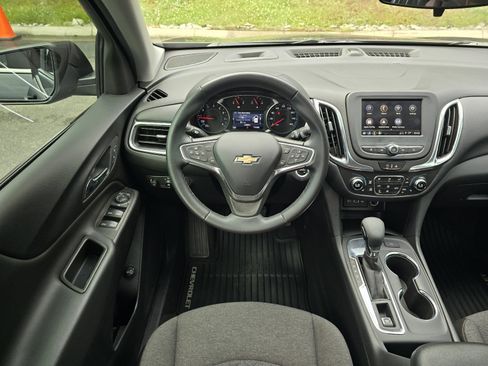 Used 2023 Chevrolet Equinox LT FWD image 13