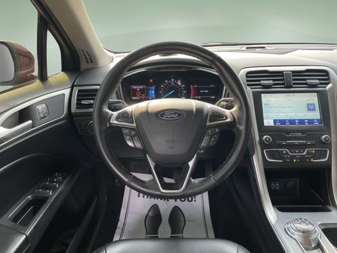 Used 2020 Ford Fusion SEL FWD image 34