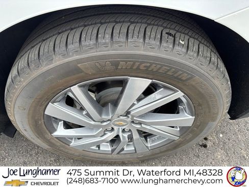 Used 2023 Chevrolet Equinox Premier AWD/4WD image 11