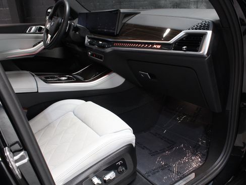 Used 2024 BMW X5 sDrive40i w/ Premium Package RWD image 48