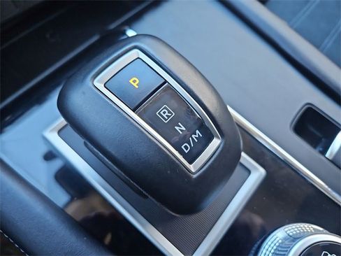 Used 2022 Mitsubishi Outlander SE image 16