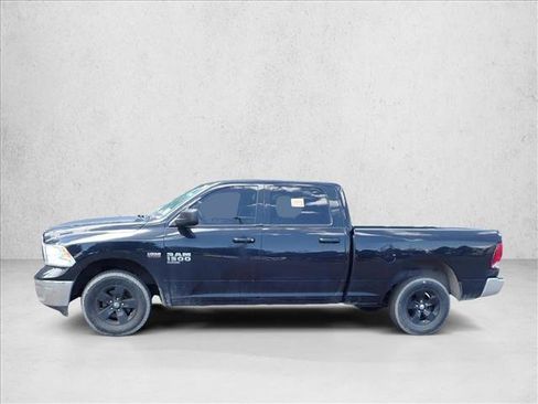 Used 2019 RAM 1500 Classic SLT AWD/4WD image 12