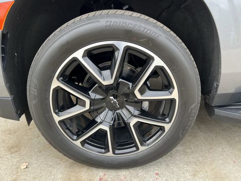 Used 2022 Chevrolet Tahoe RST w/ Luxury Package image 13