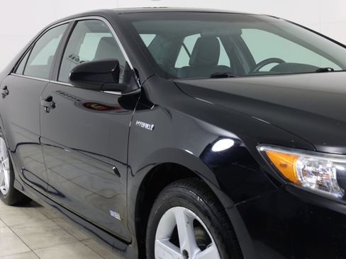 Used 2014 Toyota Camry SE w/ Moonroof Package image 38