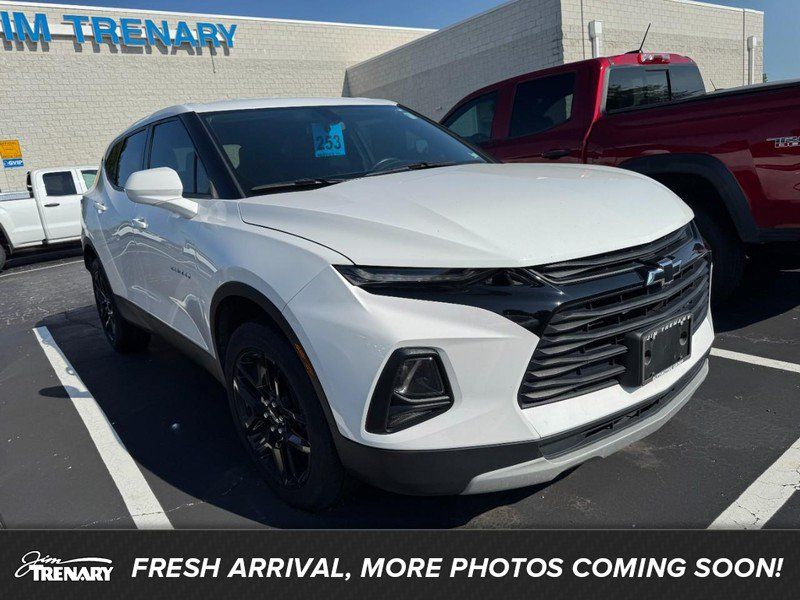 Used 2020 Chevrolet Blazer LT w/ LPO, Black Grille Bar Package FWD image 1