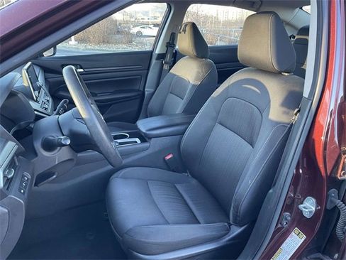 Used 2024 Nissan Altima 2.5 SV image 18