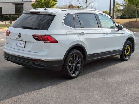 Used 2022 Volkswagen Tiguan SE w/ Panoramic Sunroof Package image 4