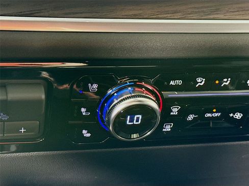 New 2026 GMC Sierra 3500 SLT w/ SLT Convenience Package image 16