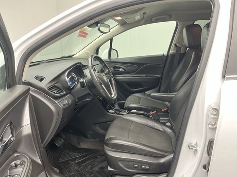 Used 2019 Buick Encore Preferred image 3