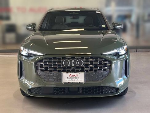 Used 2025 Audi Q5 Premium Plus w/ Premium Plus AWD/4WD image 2
