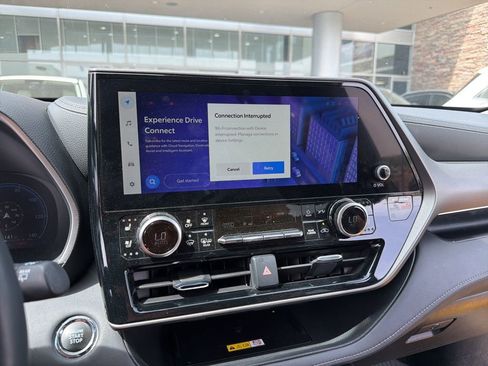 Used 2023 Toyota Highlander Limited image 8