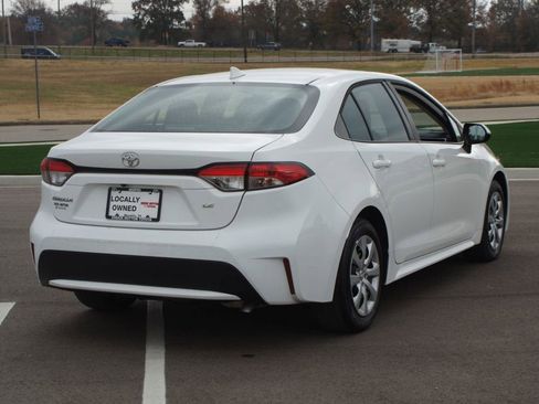 Used 2022 Toyota Corolla LE image 17