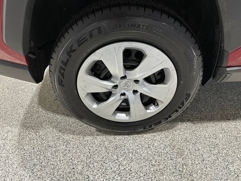 Used 2022 Toyota RAV4 LE w/ Carpet Mat Package (TMS) AWD/4WD image 21
