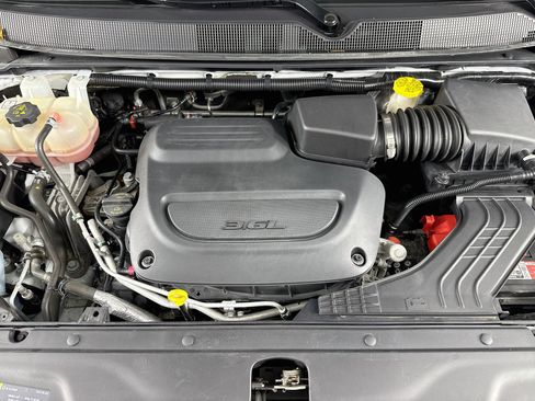 Used 2022 Chrysler Pacifica Touring-L FWD image 14