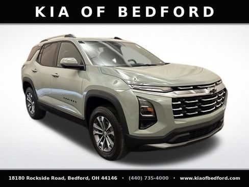 Used 2025 Chevrolet Equinox LT w/ Convenience Package II FWD image 3