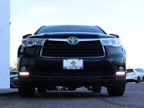 Used 2016 Toyota Highlander Limited Platinum AWD/4WD image 17