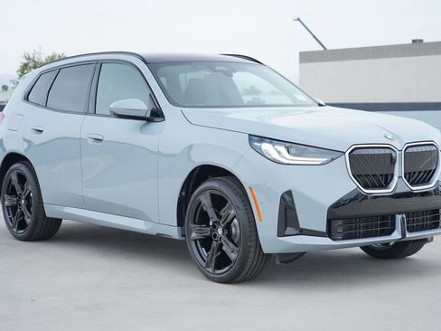 New 2026 BMW X3 xDrive30 w/ Premium Package AWD/4WD image 3