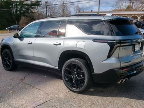 Certified 2024 Chevrolet Traverse RS w/ LPO, Floor Liner Package image 6