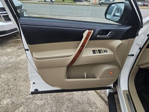 Used 2012 Toyota Highlander Limited image 13