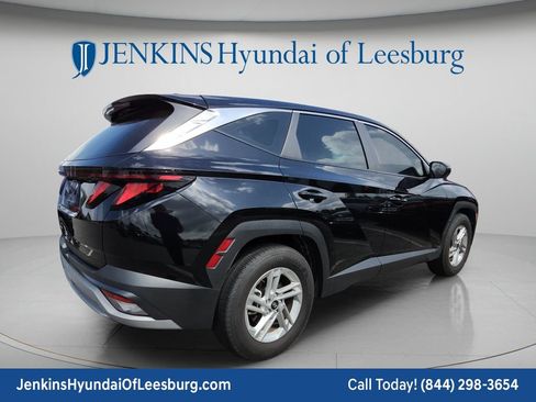 Certified 2025 Hyundai Tucson SE FWD image 2
