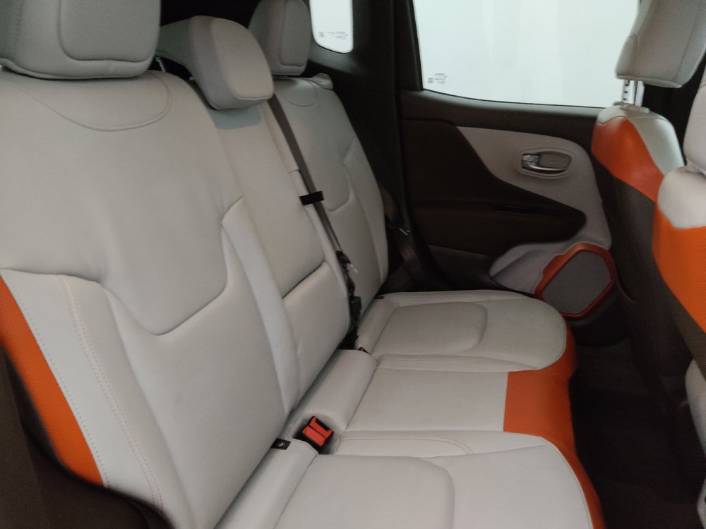 Used 2017 Jeep Renegade Limited FWD image 19