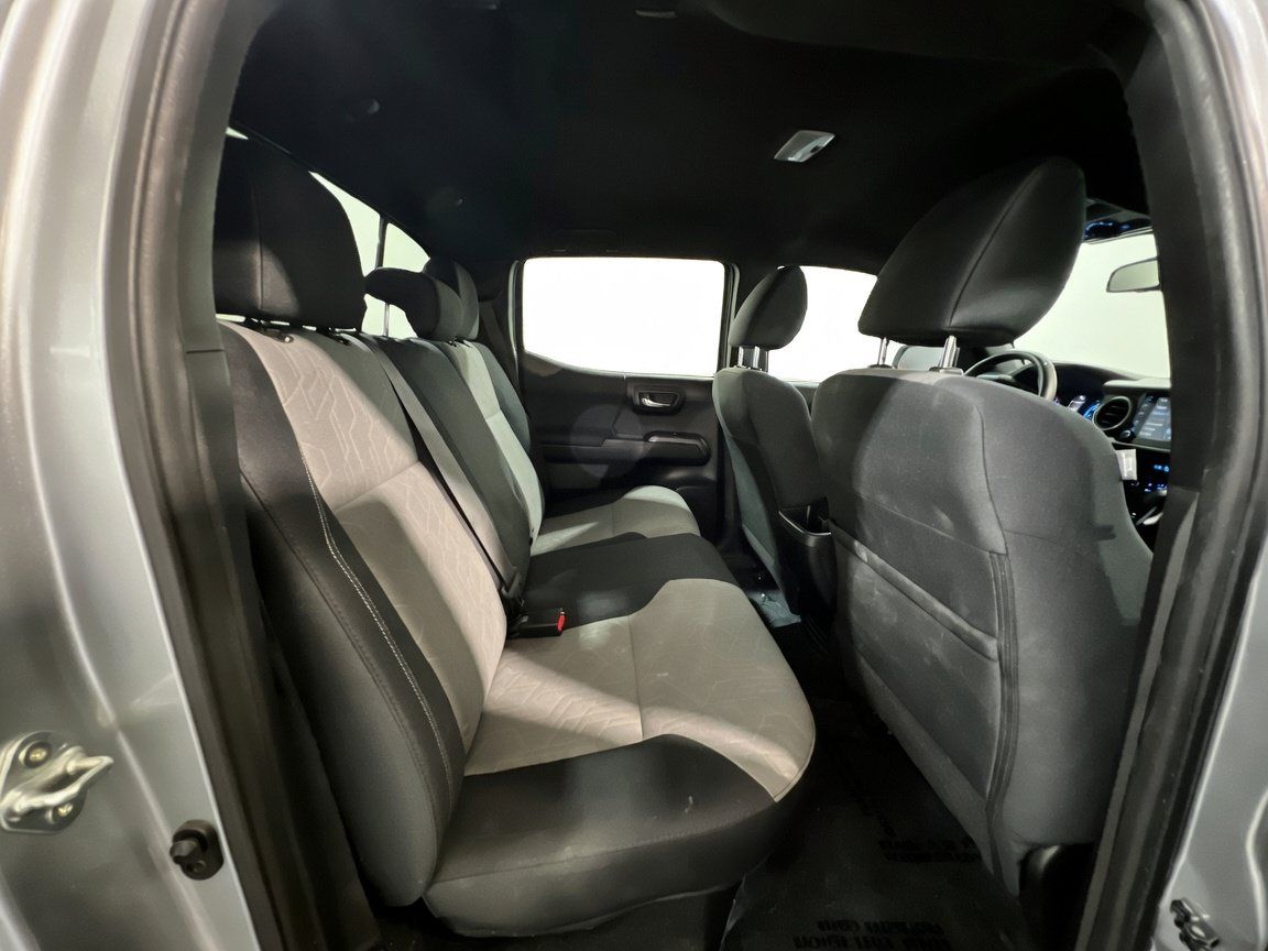 Used 2022 Toyota Tacoma TRD Off-Road w/ Technology Package AWD/4WD image 18