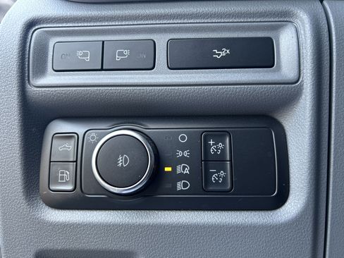 Certified 2022 Ford F150 XLT w/ Equipment Group 302A High image 18